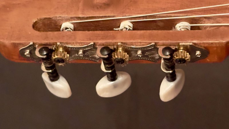 Finished off the project with new vintage style tuners.